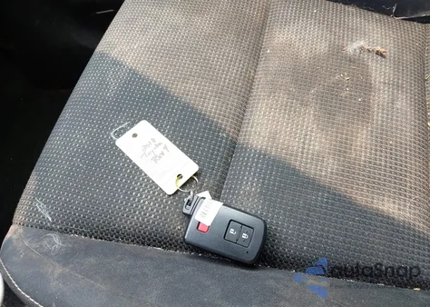 2018 Toyota Rav4 Xle z USA, uszkodzony, nr VIN JTMRFREV2JD255791